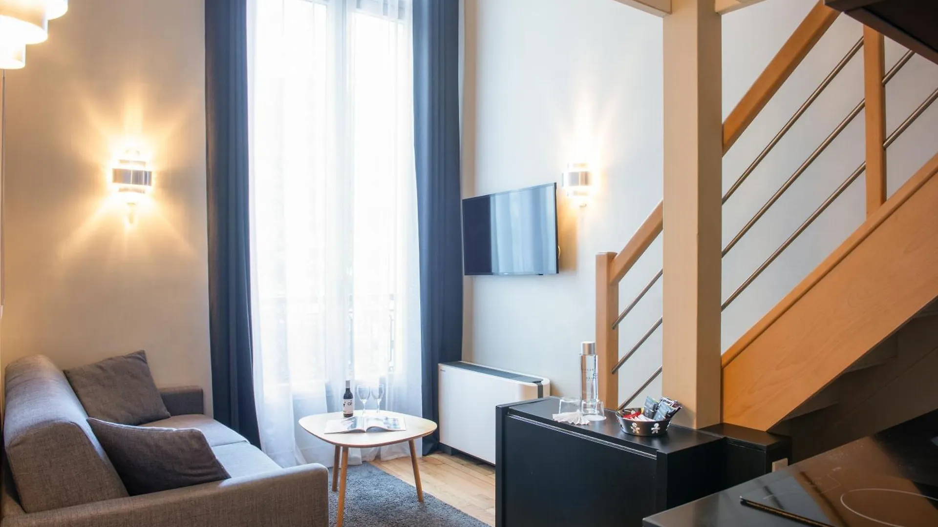 Suites&Hôtel Helzear Etoile Paris Hotel
