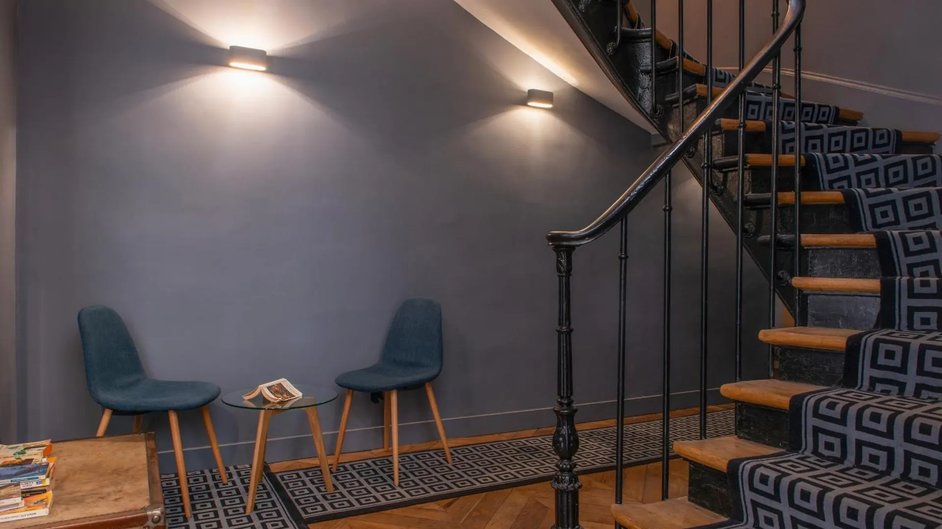 Suites&Hôtel Helzear Etoile Paris Hotel